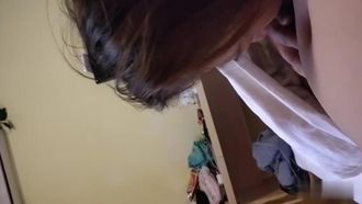 口技が上手なお姉さんがチキンを食べるところをこっそり撮影～