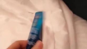 The beautiful girl with an innocent appearance deliberately seduces the delivery boy. If you don’t fuck, it’s for nothing. If you miss it, you’ll be gone.