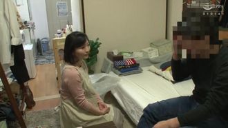 偷拍随传随到，家事、料理、洗衣全帮你做的出租熟女