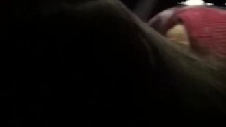 高楼拍摄性感写真，回到地面上就直接到车里面操起来！