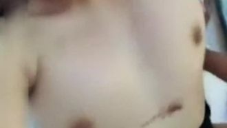「お姉さん、私が帰ってきたらこんなことしないでね」辛い鍋を食べている美人の義姉の大きな胸に義理の弟が惹かれ、強引に裸にして喧嘩になった。ソファの会話はとてもセクシーで卑猥でした 21