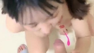 扎两个辫子童颜巨乳萌妹子自慰侧入抽插 很是诱惑