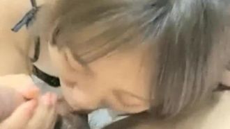 橘橙小蘿莉穿上絲襪口交自慰啪啪，逼逼無毛滴蠟跳蛋震動後人大屁股