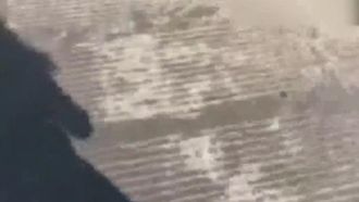 【超爽剧情系列】和性感黑丝女同事吃饭饮料下迷药 迷迷糊糊到回家给操了 无套爆操全是白浆 高清720P完整版