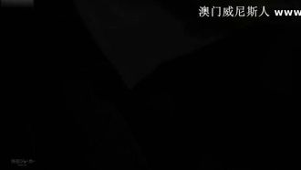 KTV包廂把仰慕已久的美女同事灌醉了終於讓我看到了她神秘的鮑魚