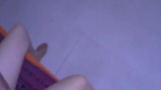短いスカートを履いた美女がネット民に酔わせられて家に連れ込まれ、二人で順番に遊んだ後、また犯した。