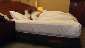 ナイトクラブで泥酔した巨乳美尻娘に遭遇、ホテルに連れ込み色々と弄ぶ