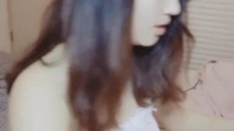 큰 쇼에서 섹시한 앵커가 자위합니다 ~ 외모도 나쁘지 않고 곰팡이도 분홍색입니다 ~ 보지에 물이 새는 한 좋은 보지입니다