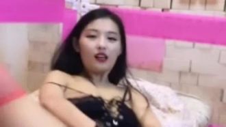 [中国のアンカーが流出] 蜂蜜ストッキングを履いた巨乳の美人アンカーがオナニーしてマンコをファック