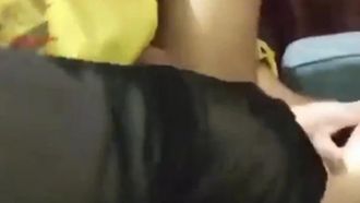 The internet celebrity female anchor performs the plot of the outdoor queen. The sexy white-collar worker orders takeout and seduces the Meituan takeout guy. The dialogue is clear.
