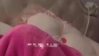 Showman.com の若いモデルの胸の女神 Li Zixi は、透明なセクシーな下着を着てネチズンと生放送でチャットします。これは非常にセクシーです (1)
