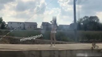 上海极品外围模特pigeon~透视上衣农村问路~勾引路过的色伯伯~