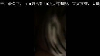 「握槽!!完美操穴地點!!」小情侶洗手台旁台子激烈爆操~還開心對鏡頭比YA!!