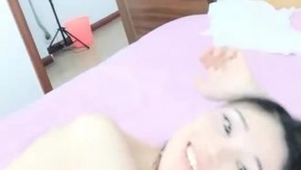吸精小奴隶和炮友啪啪，露奶情趣装黑丝爆菊