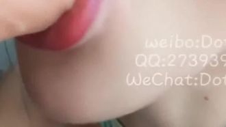 完具少女~2019會員訂製版影片~青花瓷旗袍下的饅頭奶!!換件旗袍玩白虎逼逼!!