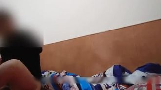 快餐達人巷尾出租房洩火票昌遇見一位外表清純著裝看起來很有活力的長髮氣質妹很矯情啊必須狠狠插她對白有趣