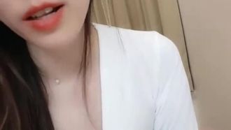 徐婉婉 用假阳具自慰到喷水