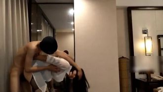 第二集 - 性感漂亮的黑丝美女回家后被尾随的歹毒按倒捆绑后撕破丝袜强行爆操
