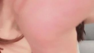 穿着情趣内衣的三少妇和小伙疯玩