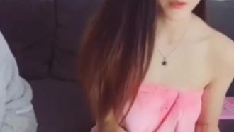 インターネット有名人のディアガールが隣人をレイプする計画を実行し、最終的に彼女に中出し