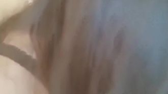 모델 같은 몸매와 잘생긴 외모를 겸비한 미녀는 팬 친구와 섹스를 한 후에도 여전히 만족하지 못하고 다시 카메라를 마주한다.