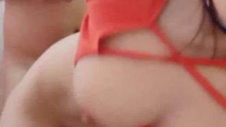 【超清专题】已为人母的大胸美少妇和继父站在窗边啪啪下面逼毛修整的挺漂亮