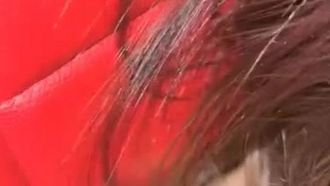 (불량 참음) 고속도로에서 차는 최고 여신을 흔들었고, 정액은 차에 분출되었습니다.