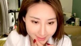 (99年小妹妹)苗条漂亮小姐姐和炮友激情口交69啪啪