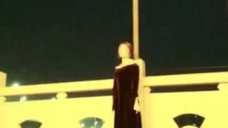 公園で野外セックスするセールスガール