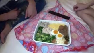 「めっちゃ気持ええ♪」関西のド淫亂ギャル襲來！！大潮吹いて、喘いで、震えて連続絶頂！！関東中の男を食いつくす！？そんな彼女の意外な一面はお弁當持參デートでご奉仕系の大和撫子系女子！？ギャップの高低差ありすぎて耳キーンなるわ系ギャルはこちらですww/AV男優の電話帳/No.007