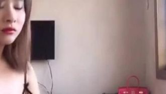 Gカップ美女ワン・インが柔らかな胸を自撮り！游音へ直行！柔らかい小さなマンコはすでに濡れています！