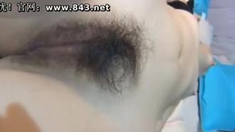 セクシーな看護師リリは教授の​​家に行くが、変態教授に酔って絞殺されてしまう。