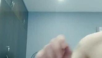 神秘人探花 北京大哥与漂亮妹妹一起体验性爱的没好~温柔呵护才能更有碍，颜值身材都不错，几百元就就能体验优质穴穴~