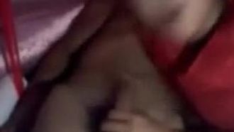婚禮上大家扒光了伴娘的衣服就上了