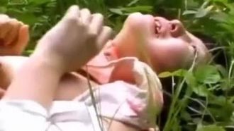 真實強姦_野外苞米地里狠操內射良家人妻