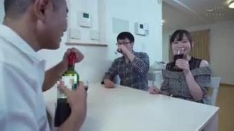 溫柔體貼的老婆變成了公公跟好友的性慾解放工具