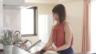 MEYD-626 처음으로 여자친구가 생겼는데 불만을 품은 옆집 아내에게 동정을 빼앗겨 가와카미 나나미가 발기했습니다.