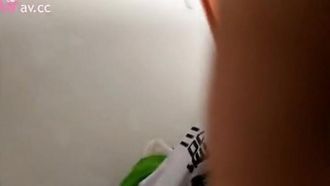 情侣打炮自拍学生妹女友穿校服挑逗要我给他痛快