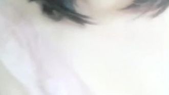 全网最牛B直播 妖姬宝宝 户外公园在大爷们面前露出，当众喷水让大爷摸咪咪