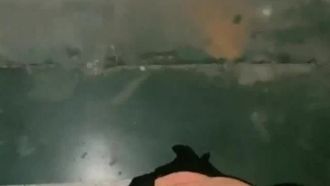 长腿高跟大骚逼，情侣在地下停车场激情直播啪啪，中途还被路人偷录了视频
