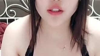00后清纯大学生实习幼师勾引舍友