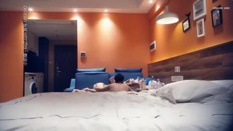 【AI畫質修復】一字馬蜜桃臀練瑜珈的小姐姐，前凸後翹，超級配合，解鎖各種姿勢