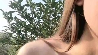 戶外發騷下鄉野戰啪啪全裸翹美臀無套後入