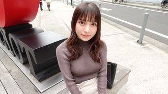 Siro-5453一個美麗的半年女孩，有著可愛的大眼睛！她花了很多時間在擔任CRAM學校教練時感到沮喪，並且每天都通過手淫來擺脫它。積累過多的性愛將被釋放，您將達到高峰性高潮！ [第一次拍攝]在線應用→AV試用拍攝2341