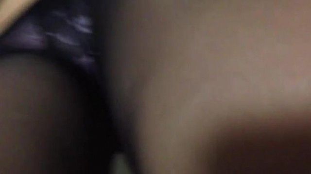 终于搞定了刚搬来不久的气质女邻居,身材修长性感,主动要求自拍说：射在脸上,我是骚逼小骚货,操的好舒服,快干我小骚穴！1