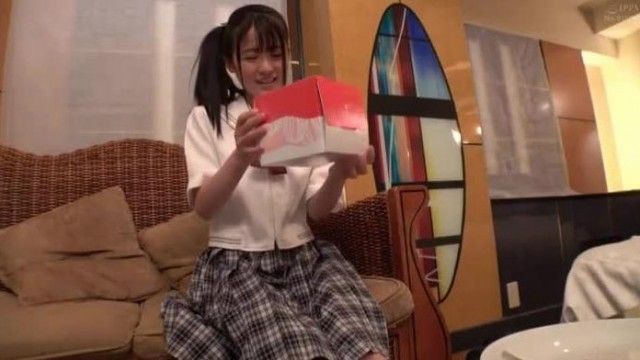 PIYO-041 [包含仅限于视频发布的额外镜头]“如果你不和我一起玩，请不要用橡皮筋把我放进去......”由于学生强迫的外遇，长濑唯的爱情日常生活变得疯狂她体内射精并怀孕