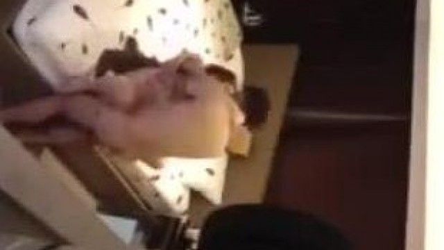 姐夫門3-新郎在大螢幕上播放新娘和姐夫的床戰大戲