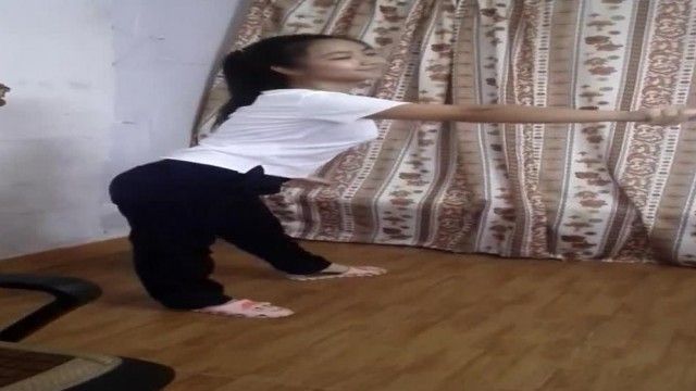 曾火爆整個網路的藝校舞蹈系美眉應徵系列高顏值肥臀美乳妙齡少女脫衣表演及形體展示完整版生活照11P+影片3V3