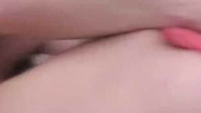 9男人发现女的门没锁，直接闯进去用内裤蒙在女的头上，暴力强歼