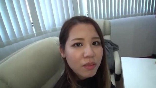 ガチ素人 Fカップ めぐさん 才 AVデビューの瞬間。<しっかりした受け答えで真面目な性格なのにスケベな恰好でおもちゃでたくさんイキたい願望でA